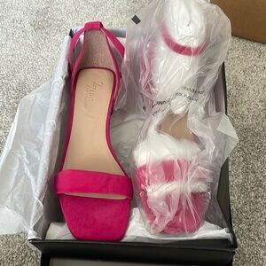 Naturalizer fuchsia Iriss sandals